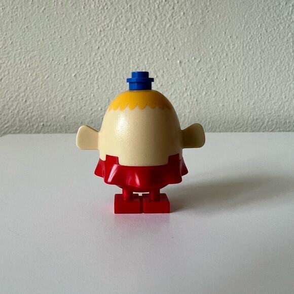 SpongeBob Square Pants Mrs. Puff Lego Figurine Red Yellow Beige Toy Rare - Picture 2 of 4